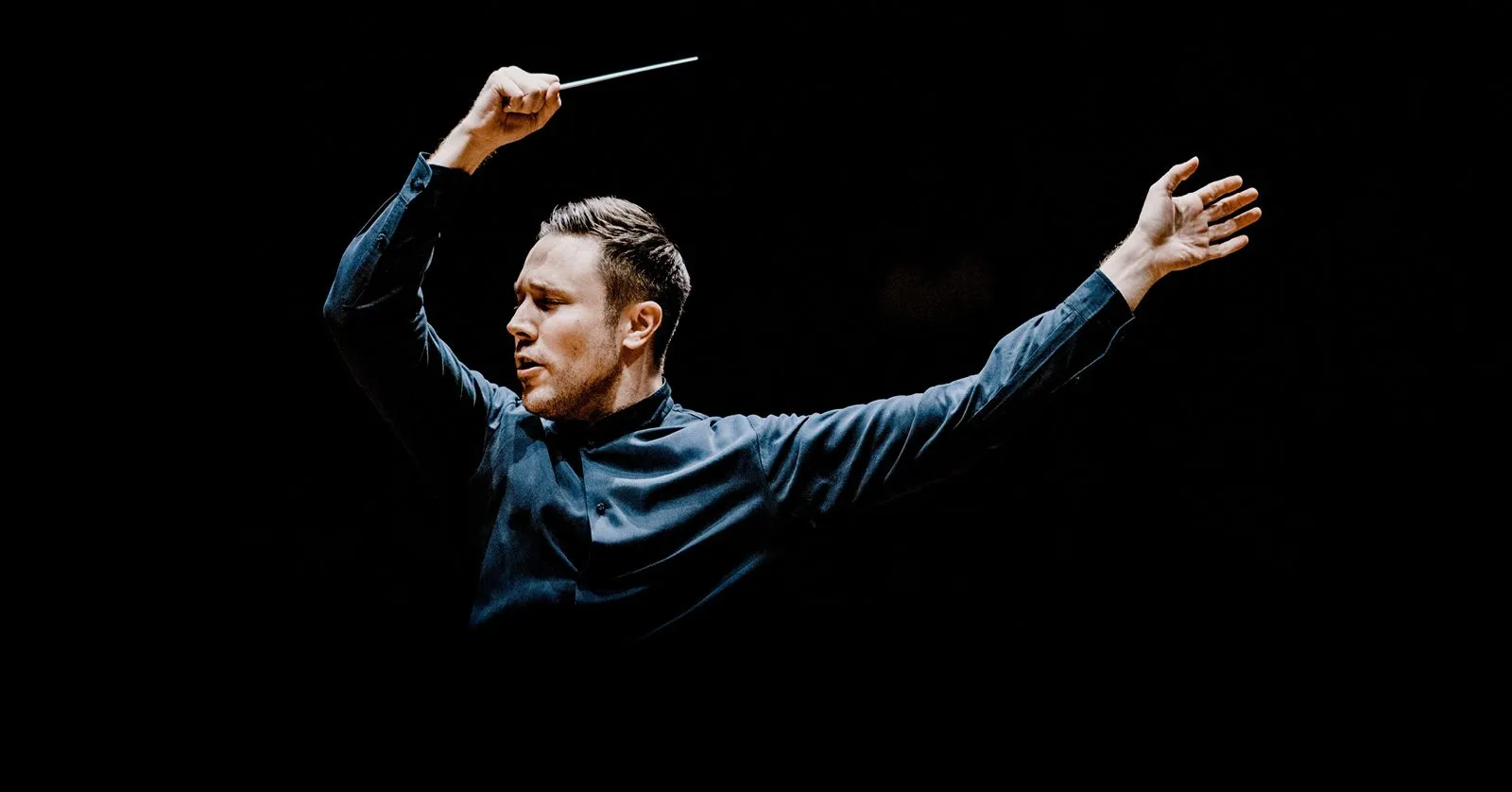 Roberto Gonzalez Monjas é um homem branco, de cabelos curtos.