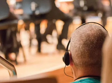 Programa Matinal com recursos de audio-descrição.