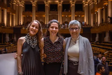Eva García-Fernandez, Stephanie Macchi e Denise Garcia, finalistas do concurso Compositoras Latino-Americanas, na Sala São Paulo, em 2024. Foto: Íris Zanetti.